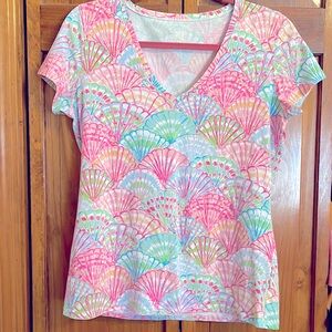 Lilly Pulitzer womens M top
Shell pattern, vivid/crisp colors
Worn/washed 1x